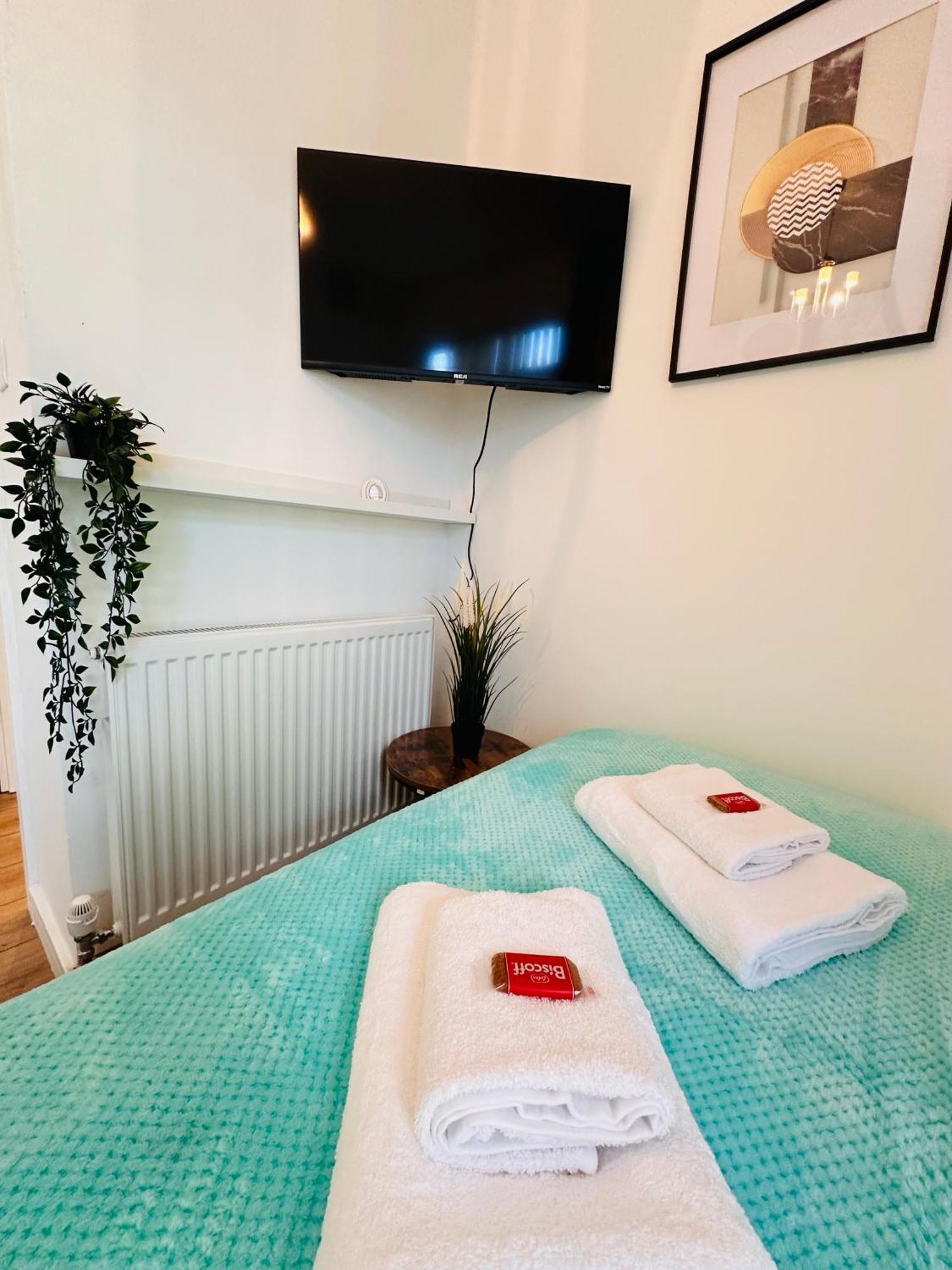 R2 - Elegant Private Room Opposite Queen Elizabeth Hospital - Harborne Birmingham Exterior foto