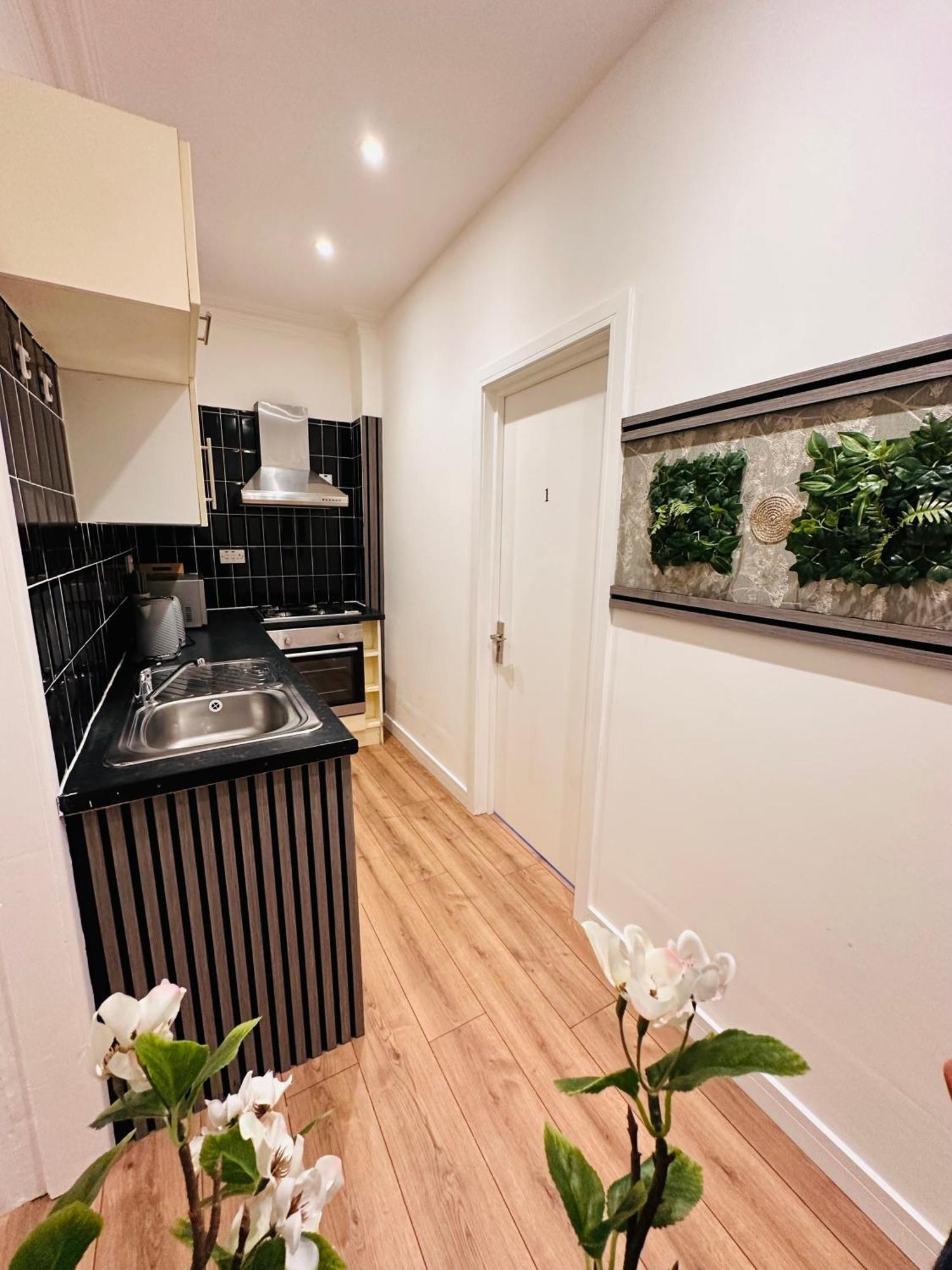 R2 - Elegant Private Room Opposite Queen Elizabeth Hospital - Harborne Birmingham Exterior foto